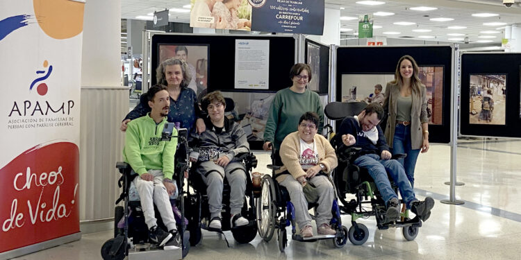 ‘Yo decido’, una exposición fotográfica sobre parálisis cerebral en el Centro Comercial Gran Vía
