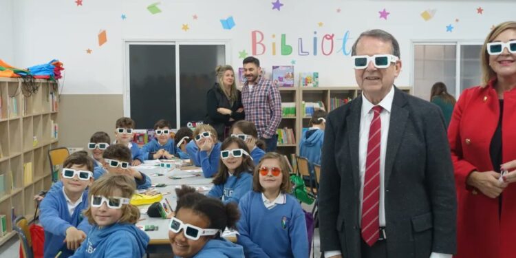 El Concello de Vigo termina de revisar las solicitudes de las becas de 205 euros: hay 1.817 con errores