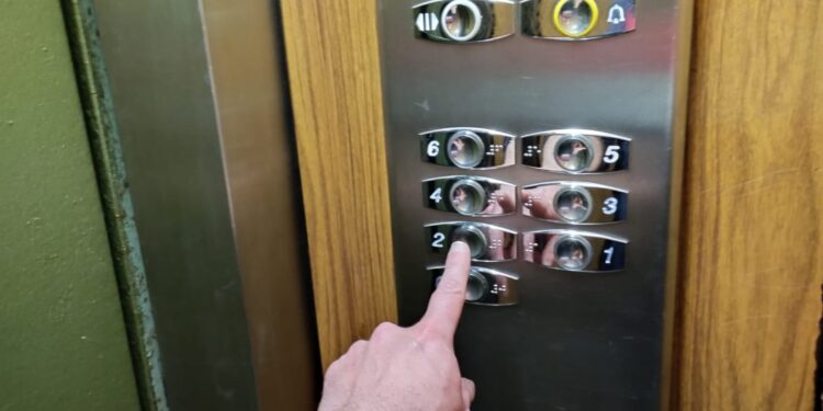 Vigo abre el plazo de solicitud de ayudas para instalar ascensores en edificios residenciales