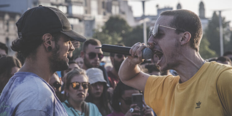 O Marisquiño lleva la batalla de gallos al centro de Vigo e invita a participar a Abel Caballero