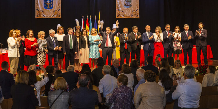 Caballero anuncia otros seis nombres de su lista electoral, que incluyen un regreso desde Madrid