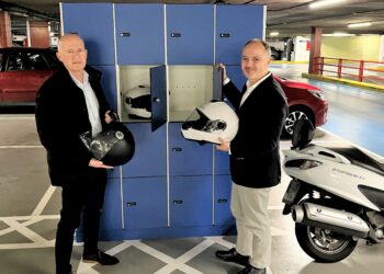 Zona Franca de Vigo pone en marcha la consigna para cascos de motos en el aparcamiento de A Estrela