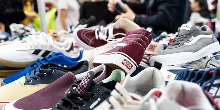 El polémico Flash Market Outlet regresa a Vigo con descuentos de hasta el 80%