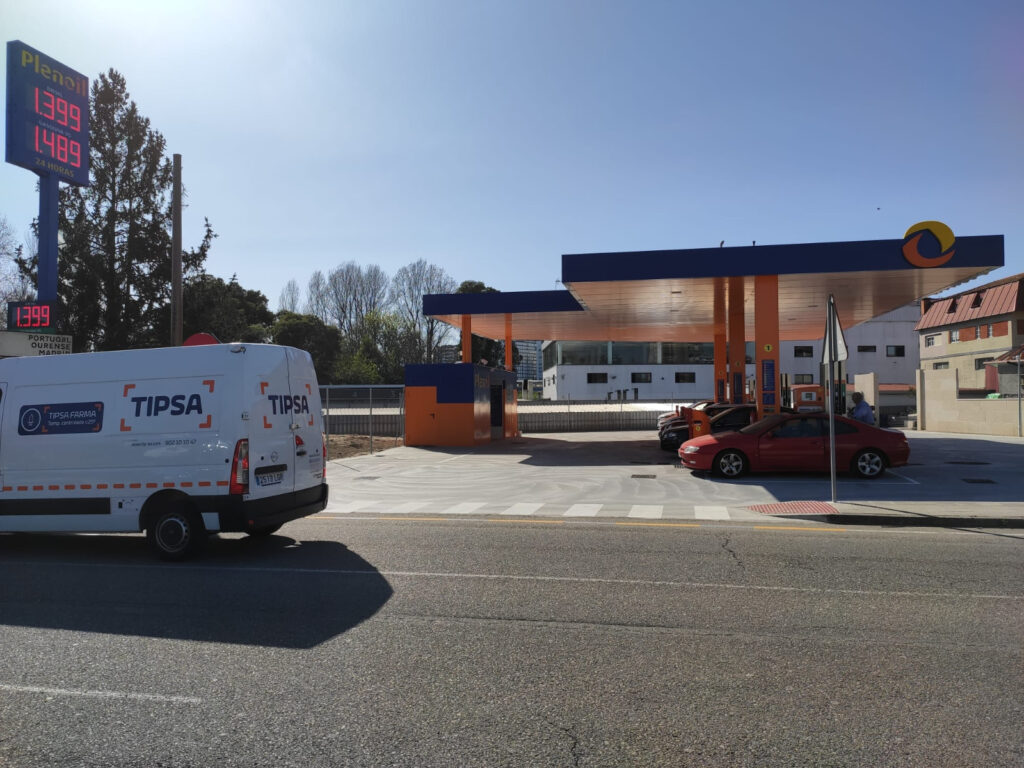 Otra gasolinera para la milla de oro de Vigo de las 'low cost': Plenoil abre una más en tiempo récord