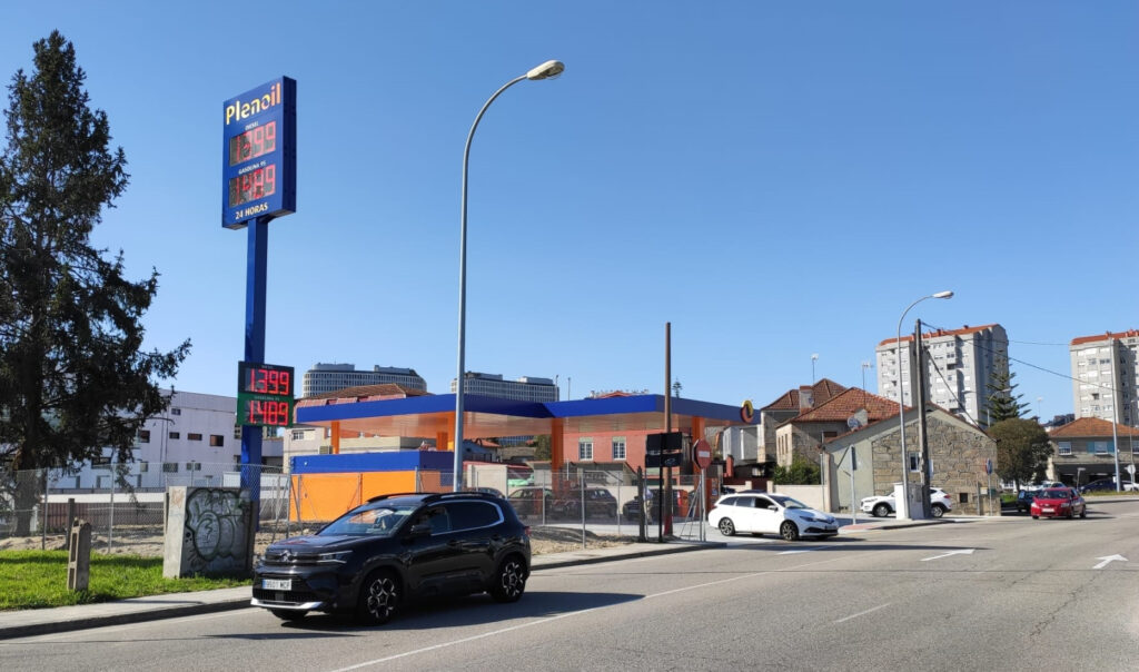 Otra gasolinera para la milla de oro de Vigo de las 'low cost': Plenoil abre una más en tiempo récord