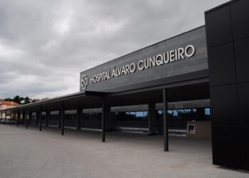 Trasladado un hombre al Álvaro Cunqueiro tras sufrir quemaduras cuando manipulaba un spray