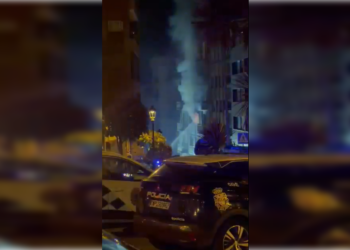 Dos personas evacuadas debido a un incendio en un piso del centro de Vigo