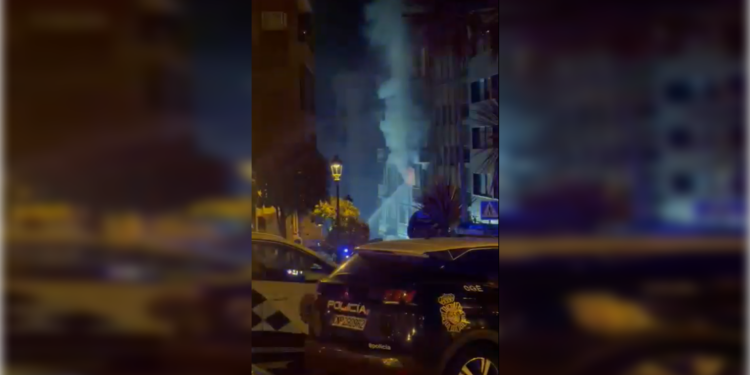 Dos personas evacuadas debido a un incendio en un piso del centro de Vigo