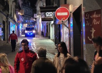 El incendio en el Casco Vello durante la Reconquista se salda con dos personas evacuadas por intoxicación