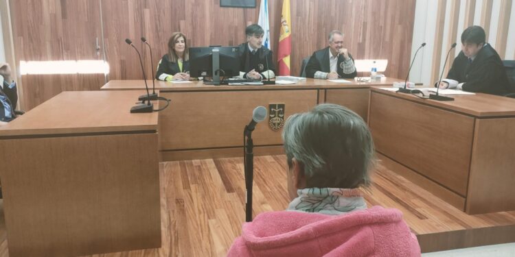 La acusada de prender varios fuegos en montes de Nigrán acepta 18 meses de cárcel y 2.700 euros de multa