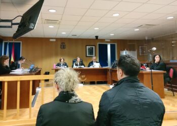 Condenado a 3,5 años de cárcel el matrimonio que accedió a información de un opositor a bombero en Vigo