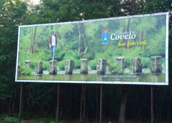 Covelo denuncia o roubo da lona de promoción turística da estrada Covelo-Paraños As persoas que teñan pistas firmes poderán aportalas no posto da Garda Civil