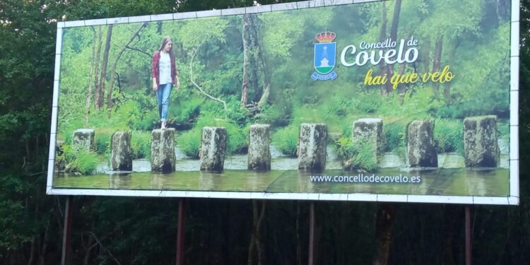 Covelo denuncia o roubo da lona de promoción turística da estrada Covelo-Paraños As persoas que teñan pistas firmes poderán aportalas no posto da Garda Civil