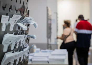 Se firma el decreto que convoca las elecciones municipales: fin a las inauguraciones oficiales