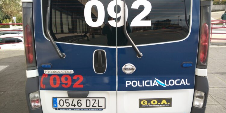 Detenido en Vigo un joven que intentó a agredir a agentes de la Policía Local durante su identificación