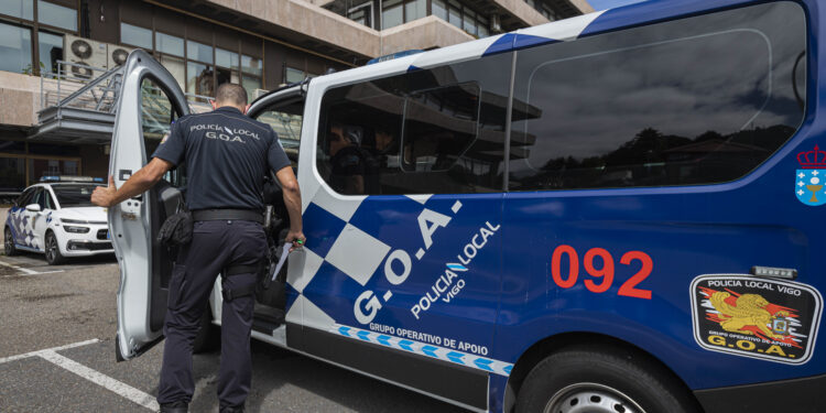 Detenido en Vigo por embestir con su moto, deliberadamente y bajo los efectos del alcohol, a un familiar