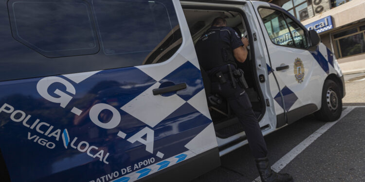 Detenido un joven en Vigo por abrirle la cabeza a otro hombre tras golpearlo con un monopatín