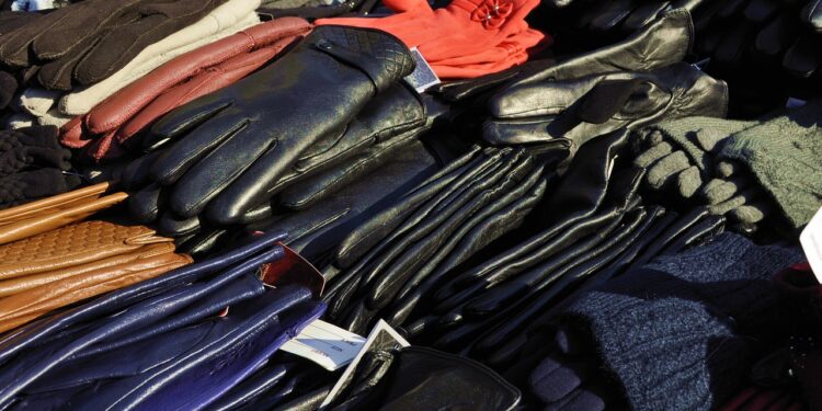 La Xunta no suspende el Flash Market Outlet Vigo pero amenaza a la organización con sanciones