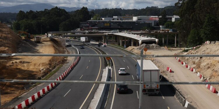 Corte total en un tramo de la A-55 por las obras de hormigonado de la nueva carretera Tui-A Guarda