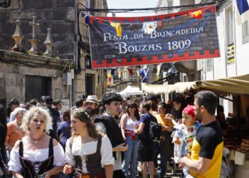 La música, la historia y el teatro inundan Bouzas: la Brincadeira brilla con nuevo paseo