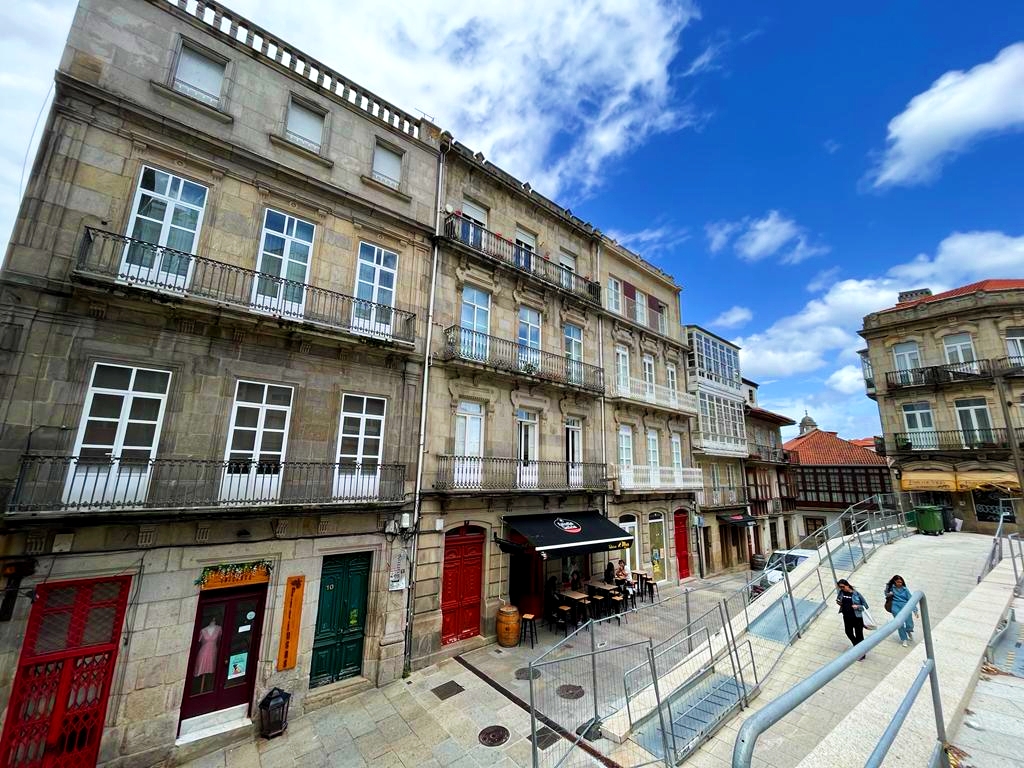 Vigo rescata un edificio de alto valor arquitectónico con fachadas a calles opuestas
