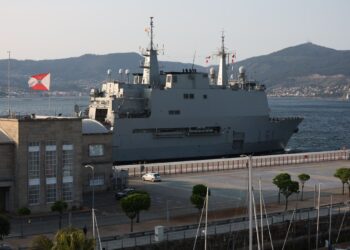 Barcos Armada España en Vigo puertas abiertas