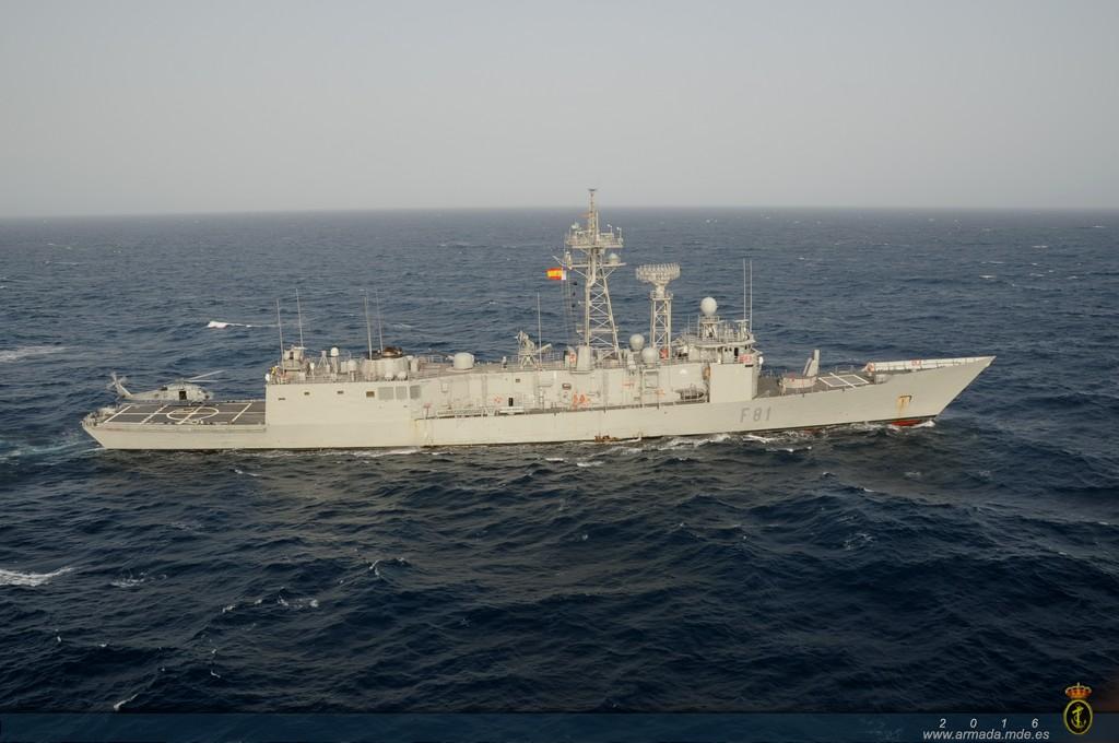 El buque de asalto anfibio 'Galicia' y la fragata 'Santa María' atracan en Vigo: puertas abiertas al público