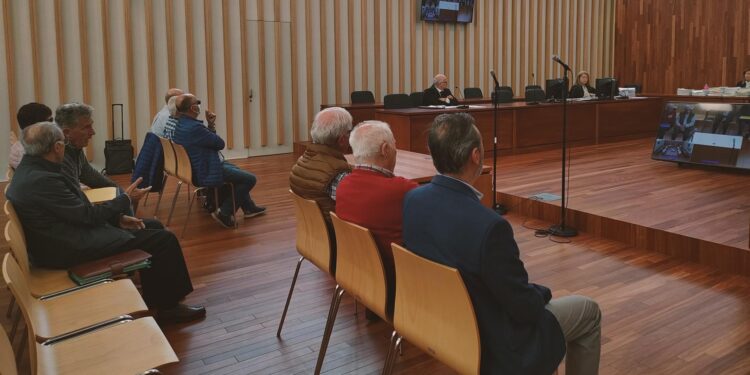 Los acusados de amañar el contrato de basuras de Nigrán niegan dádivas o presiones en la licitación