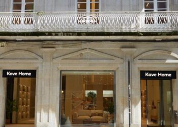 Entrada de la tienda Kave Home, en Príncipe.