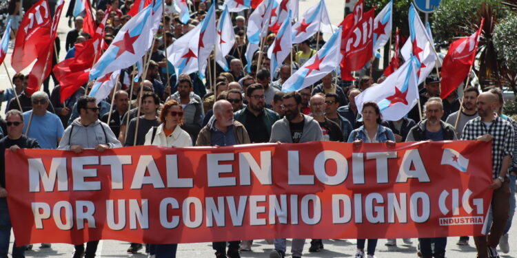 Cientos de personas protestan en Vigo por la “parálisis” en las negociaciones del convenio del metal