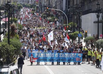 Miles de personas se manifiestan en Vigo con el foco puesto en la subida de salarios