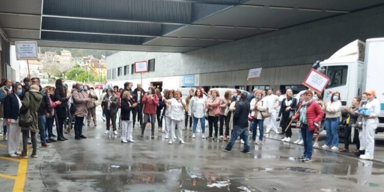 Desconvocada la huelga en la cocina de los hospitales de Vigo tras un acuerdo que garantiza el empleo