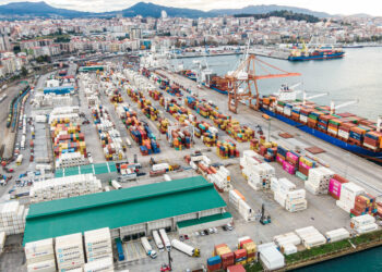 El tráfico total del puerto de Vigo creció un 13,64% en abril empujado por contenedores y automóviles
