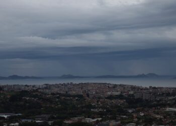 Un frente tormentoso avanza sobre la Ría de Vigo