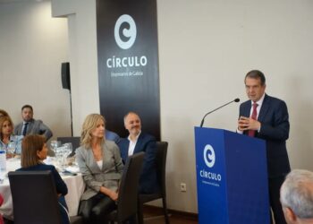 Caballero reivindica el modelo Vigo y reitera que está recibiendo todos los fondos europeos que solicita