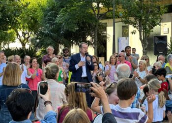 Abel Caballero promete que el teléfono ciudadano 010 será gratuito en Vigo este año