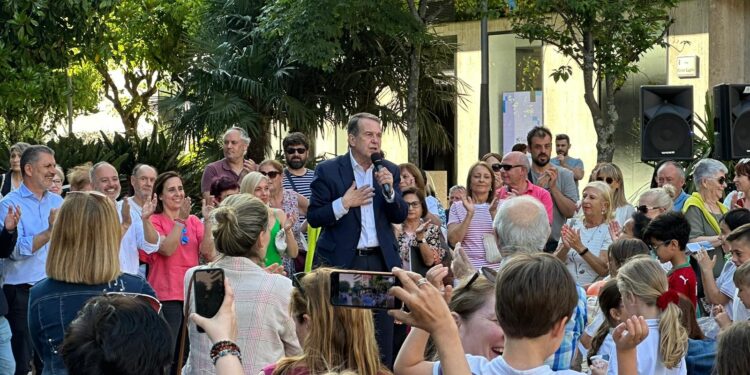 Abel Caballero promete que el teléfono ciudadano 010 será gratuito en Vigo este año