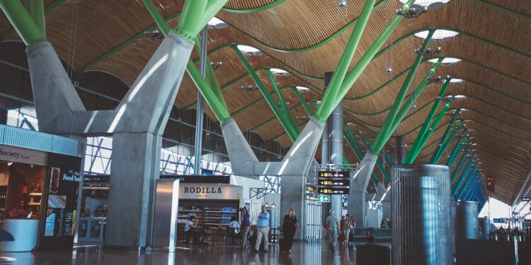 Piden casi 4 años de cárcel para una madre que se llevó a su hijo de Vigo a Rusia sin permiso del padre