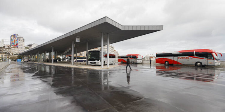 La Xunta habilita una línea de bus que conectará Vigo y O Porriño con A Granxa y As Gándaras