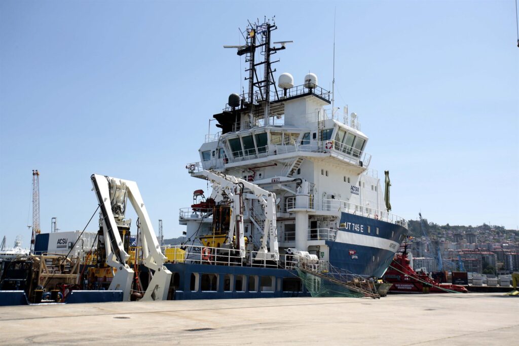 Parte de Vigo el barco que buscará el pecio del "Villa de Pitanxo" en Terranova