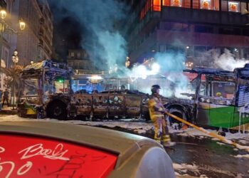 Caballero muestra su deseo de que quienes quemaron el bus de Vitrasa «vayan a la cárcel»