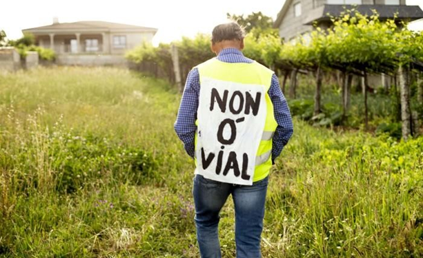 Beade busca financiación para un documental sobre el musgo luminoso que “puede salvar a una parroquia”