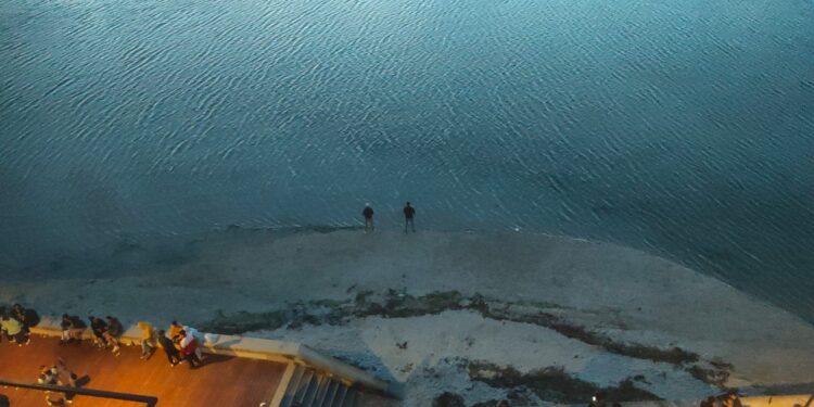 «Desagüe» al mar bajo el nuevo paseo de Bouzas