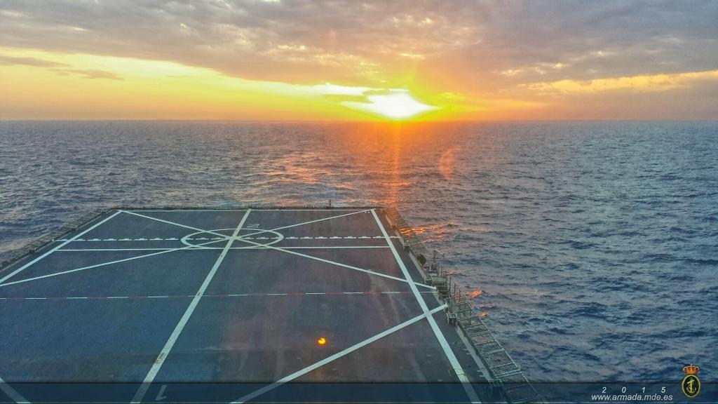 El buque de asalto anfibio 'Galicia' y la fragata 'Santa María' atracan en Vigo: puertas abiertas al público