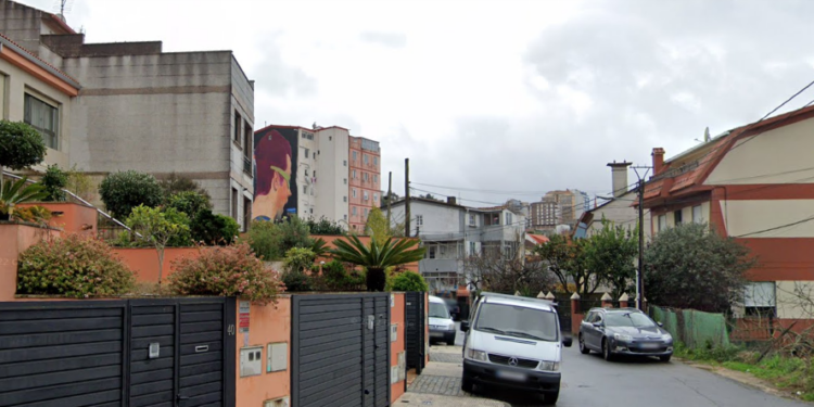 Trasladado un trabajador al Álvaro Cunqueiro tras caerse desde una altura de cinco metros