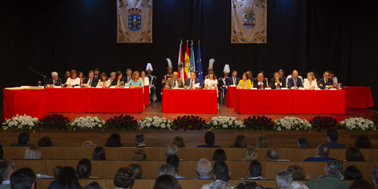 El CIS apenas prevé desgaste para Caballero en su encuesta para las elecciones municipales