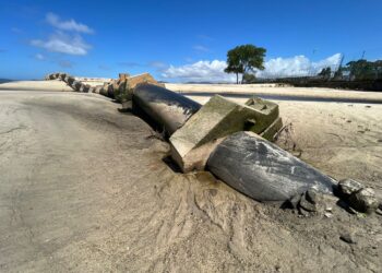 Caballero promete agilizar la retirada del emisario de A Foz tras el permiso de la Autoridad Portuaria