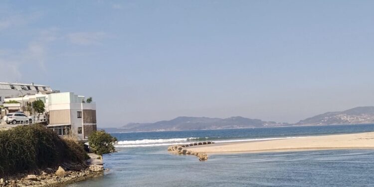 Vigo pide permiso para retirar el emisario del Lagares y la Xunta aclara que es competencia de Costas