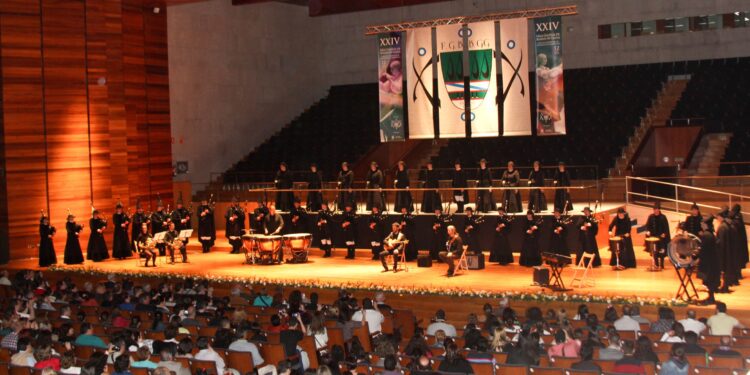 Concerto de balde da Banda de Gaitas da Provincia de Pontevedra na Igrexa de Santo Domingo de Tui
