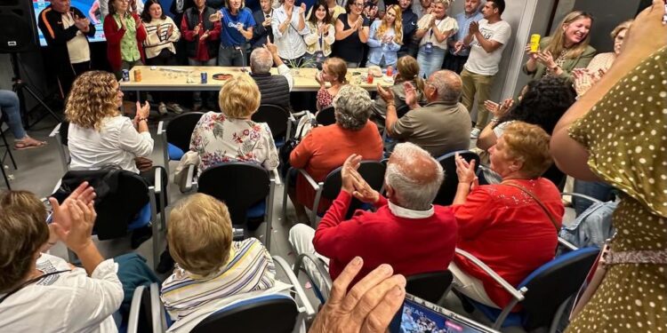El PP logra el efecto buscado con Almuíña en Baiona y con Nava Castro en Ponteareas